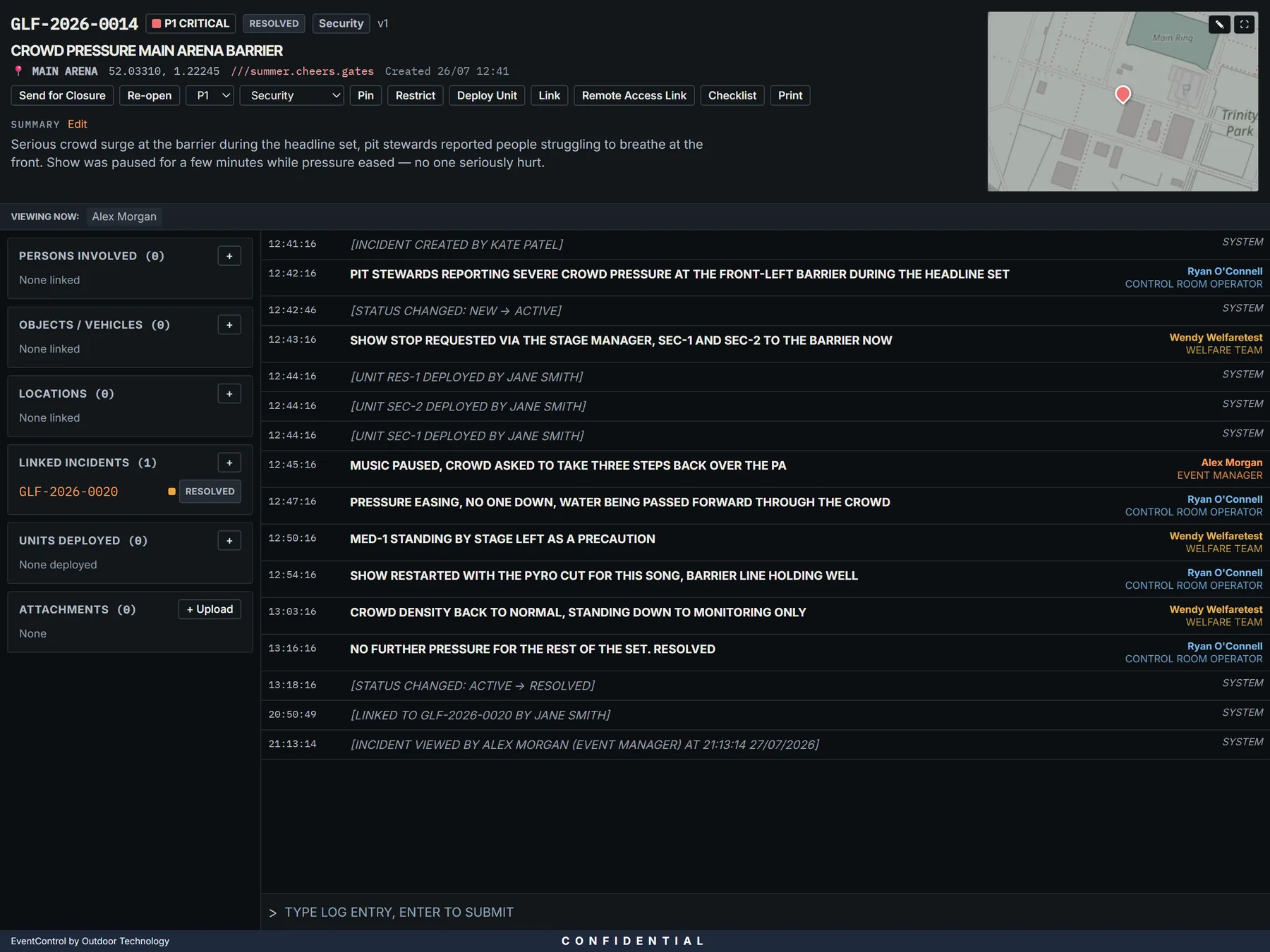 An incident with its shared log: timestamped, name-stamped entries from operators, remote responders and the system, with linked incidents and units alongside.